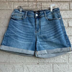 Judy Blue cuffed shorts size large